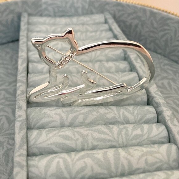 2/$20 Silver Tone Cat Brooch - Picture 7 of 7